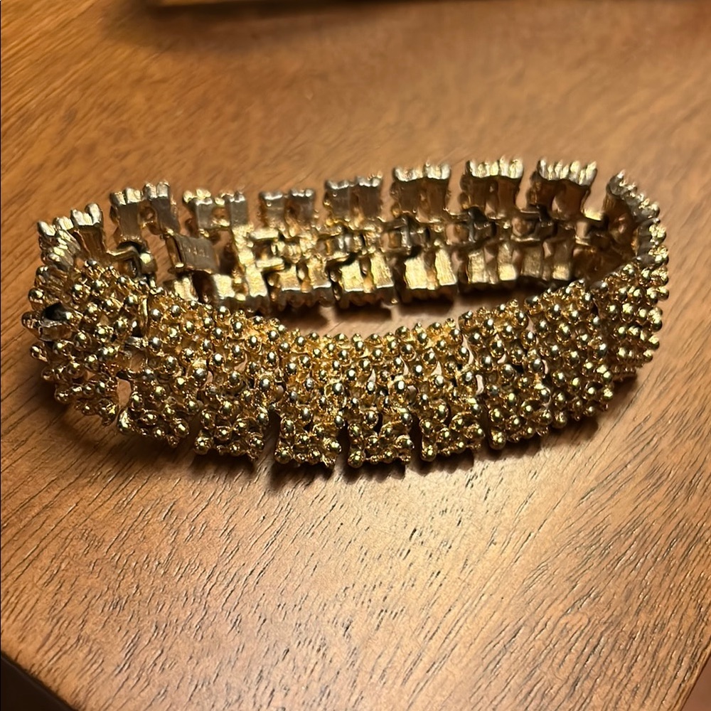 Sarah Coventry Gold Vintage Bracelet